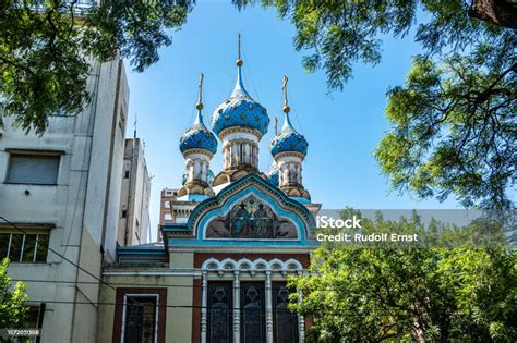 Catedral de la Santísima Trinidad: Tarihi bir mimari şaheser ve canlı renklerin bir cümbüşü!